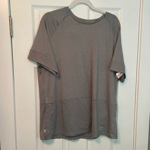 NWT Avis Athletic Tee